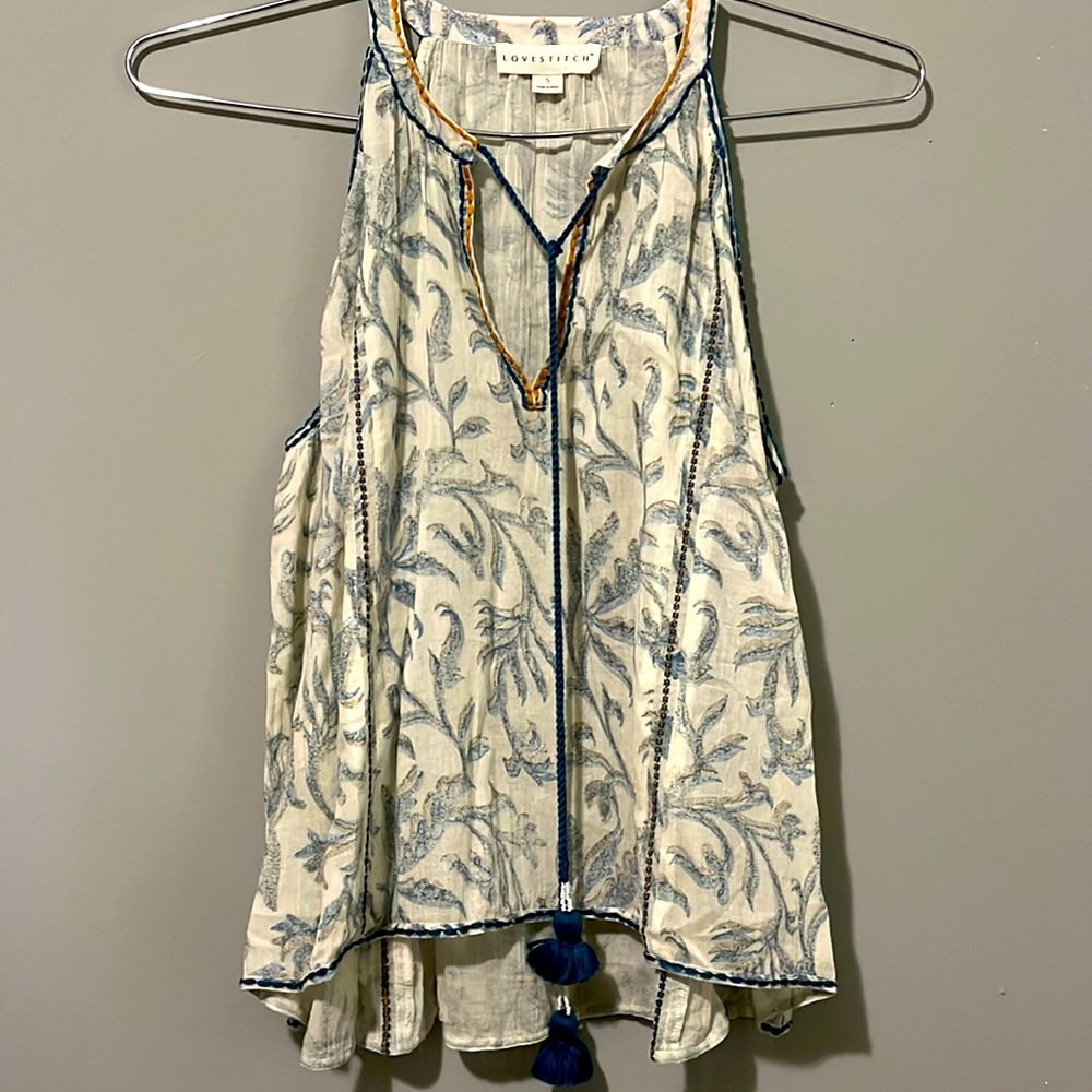 Love stitch sleeveless swing top v neck w/tassel sz S NWT